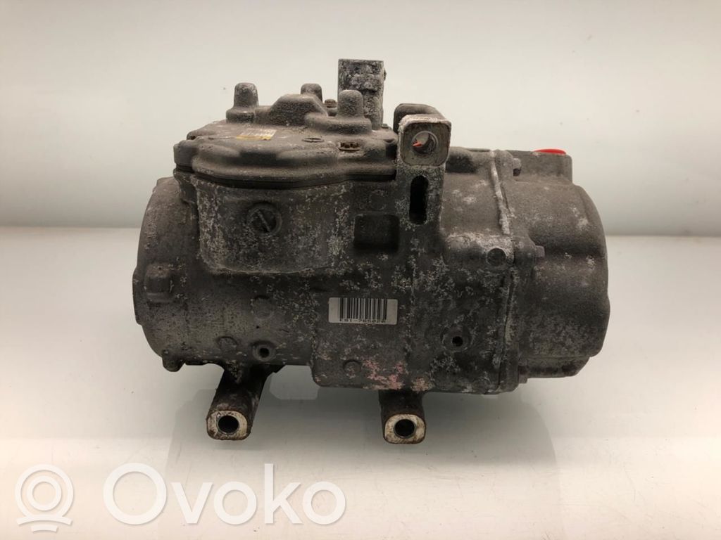 Toyota RAV 4 (XA40) Kompresor / Sprężarka klimatyzacji A/C 
