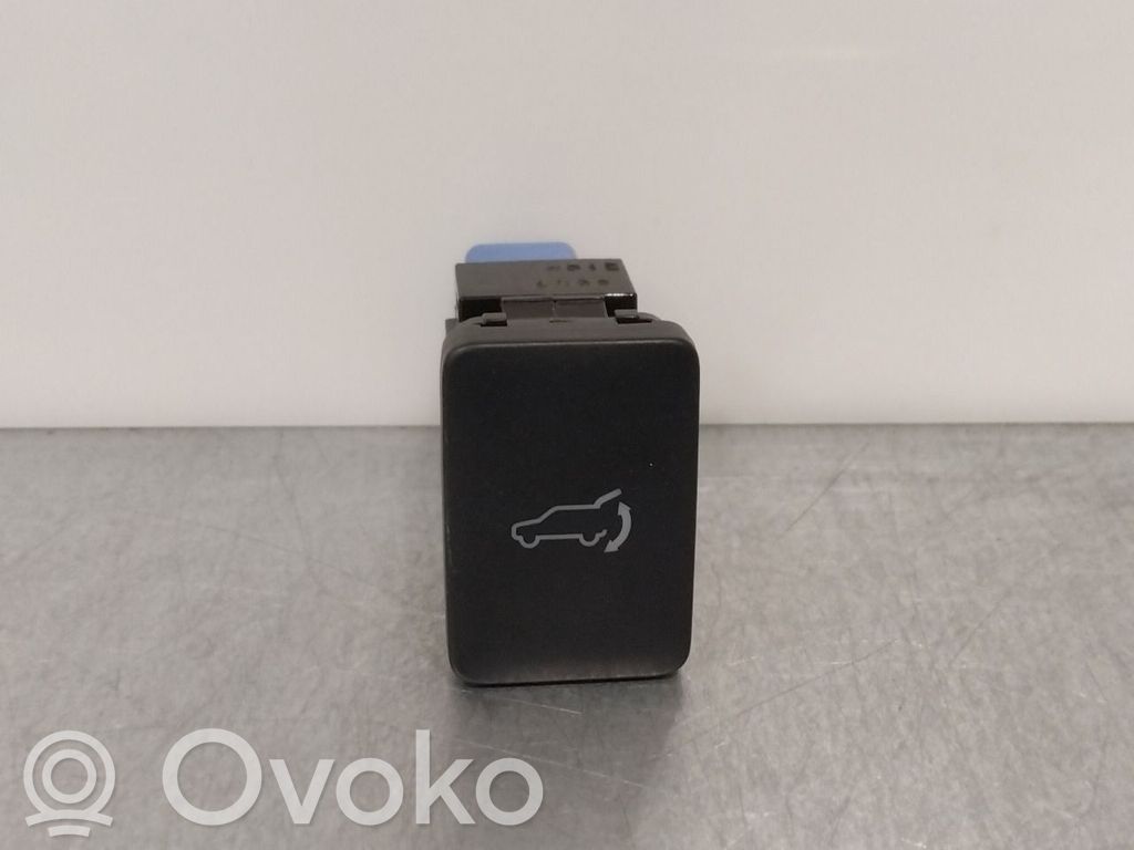Mitsubishi Outlander Tailgate opening switch 