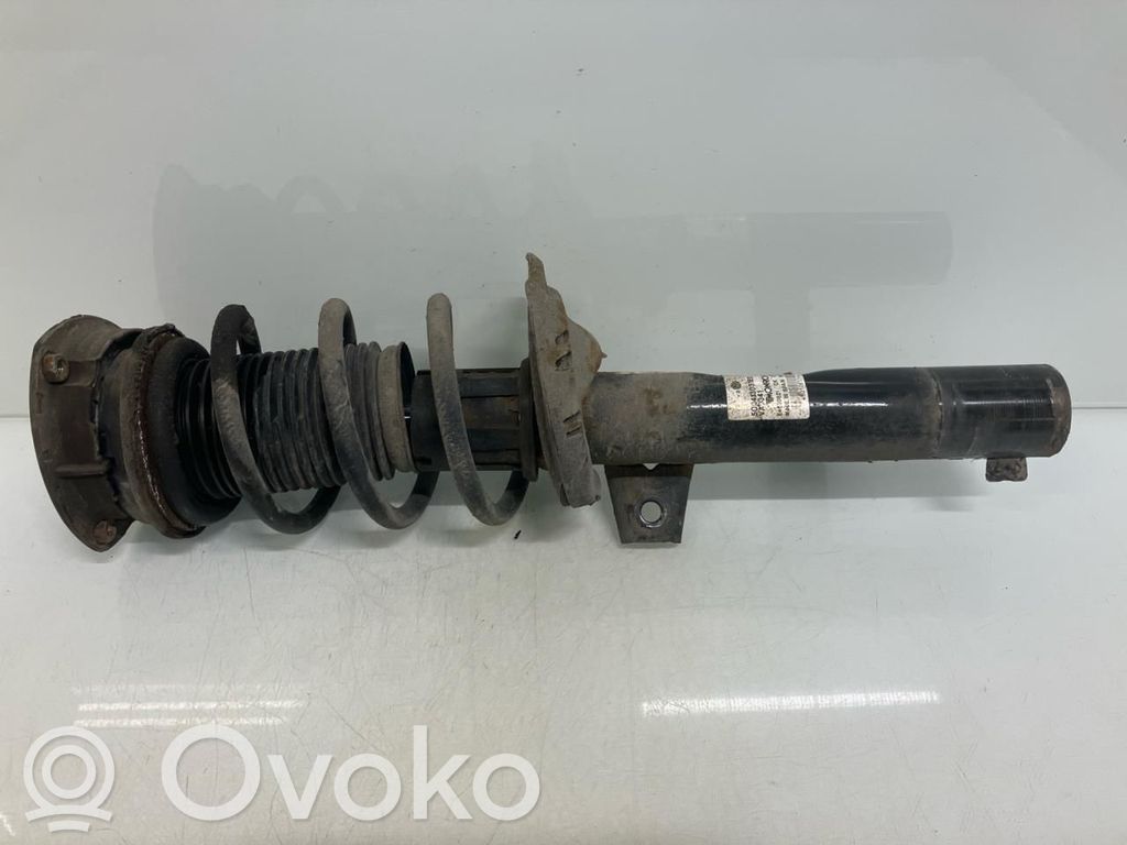 Volkswagen Golf VII Amortyzator osi przedniej ze sprężyną 