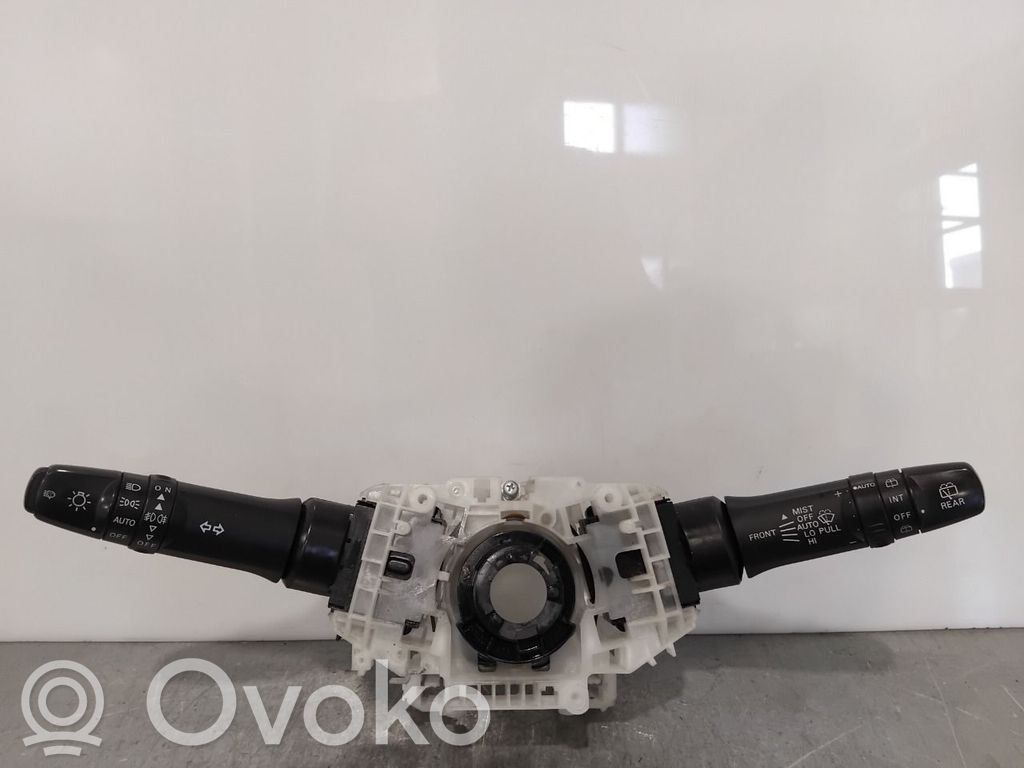 Mitsubishi Lancer VIII Interrupteur / bouton multifonctionnel 