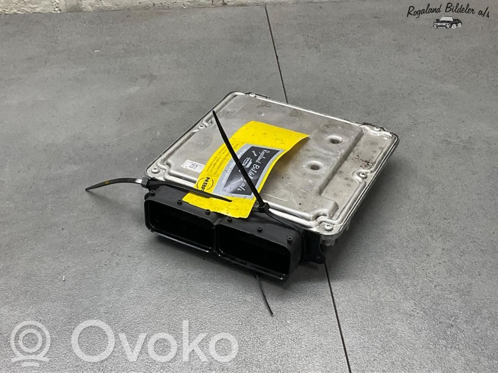 Volkswagen PASSAT B8 Unité de commande, module ECU de moteur 