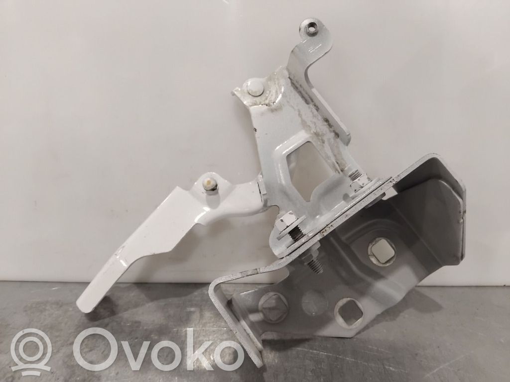 Opel Vivaro Konepellin saranat 
