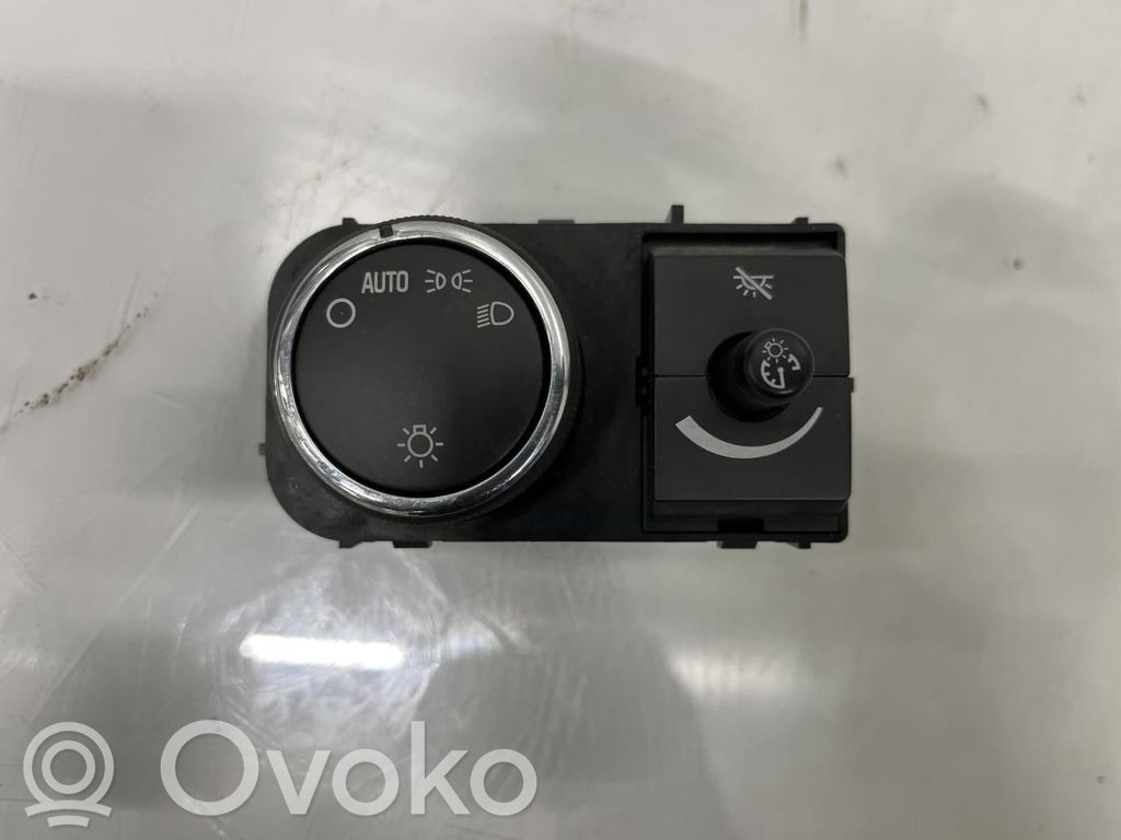 Chevrolet Silverado Light switch 