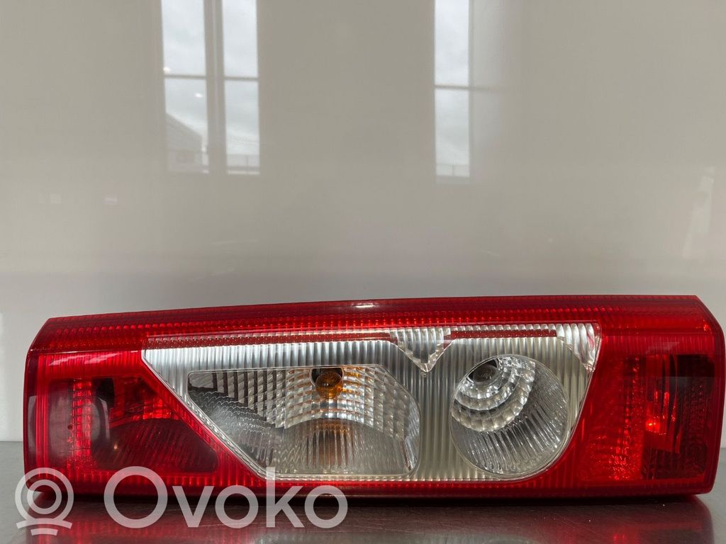Peugeot Expert Rear/tail lights 