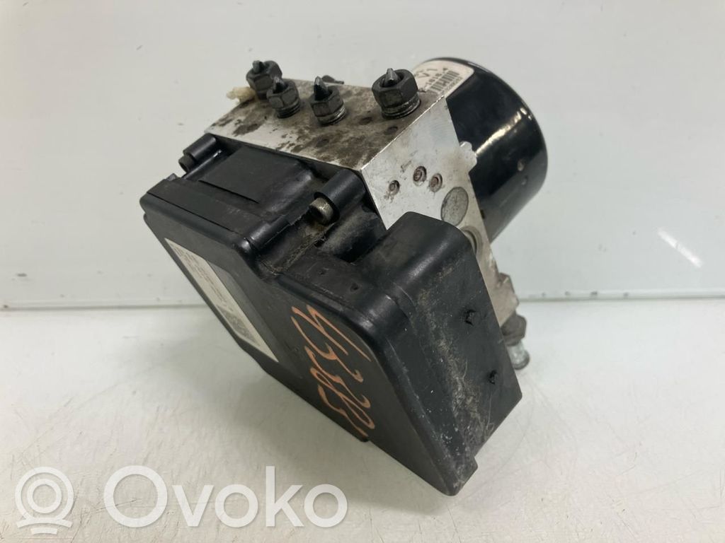 Subaru Outback ABS-pumppu 