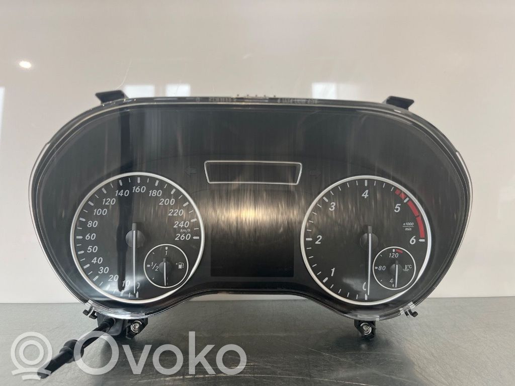 Mercedes-Benz A W176 Nopeusmittari (mittaristo) 