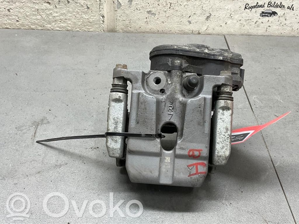 Nissan Ariya Tylny zacisk hamulcowy 