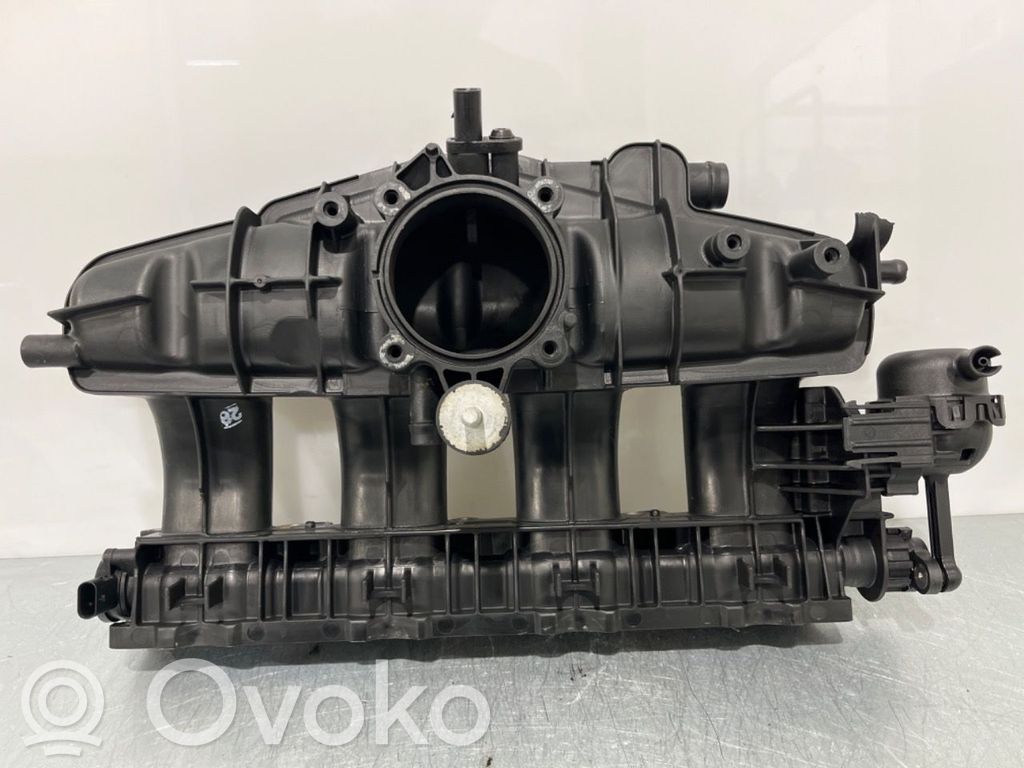 Audi A5 8T 8F Colector de admisión 
