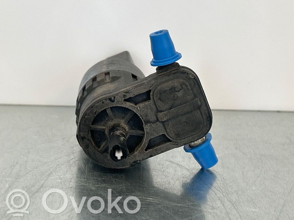 Volkswagen Golf VI Pompa lavavetri parabrezza/vetro frontale