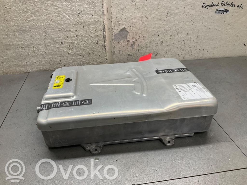 Tesla Model S Ładowarka do akumulatora 