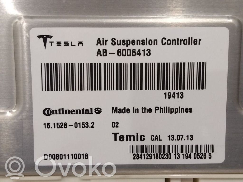 Tesla Model S Jousituksen ajokorkeuden/tilan kytkin