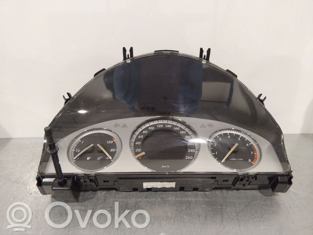 Mercedes-Benz C W204 Nopeusmittari (mittaristo)