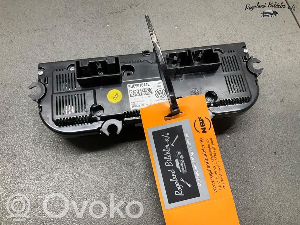 Volkswagen PASSAT B8 Panel klimatyzacji / Ogrzewania 