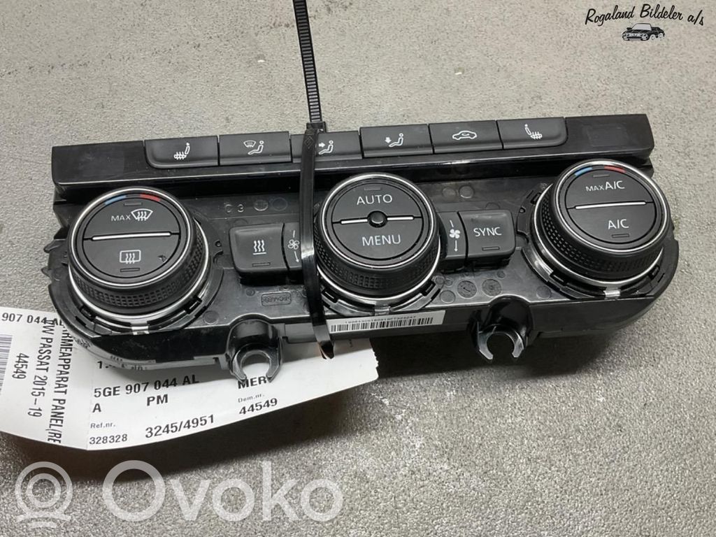 Volkswagen PASSAT B8 Mascherina climatizzatore/regolatore riscaldamento 