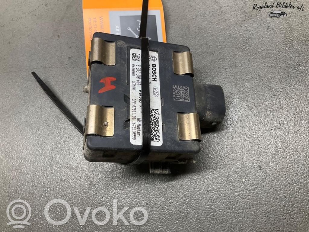 Volkswagen PASSAT B8 Senzor radar distronic 
