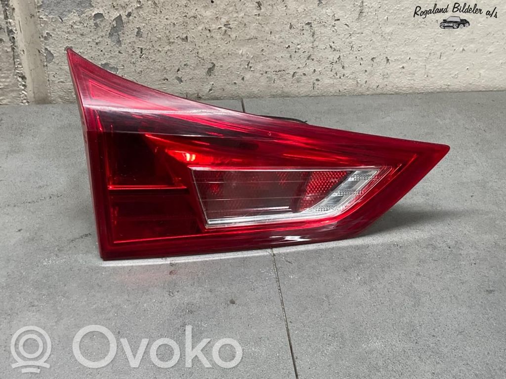 Toyota Auris E180 Lampă spate în caroserie 