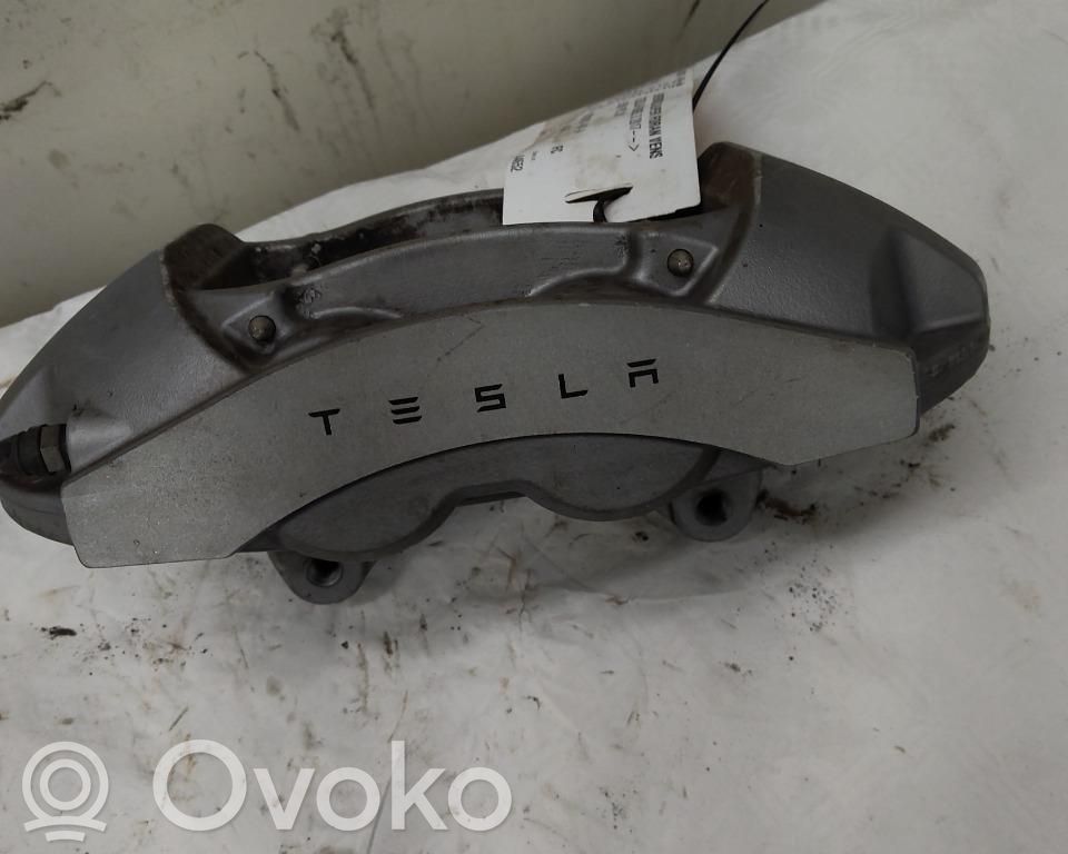 Tesla Model 3 Etujarrusatula 
