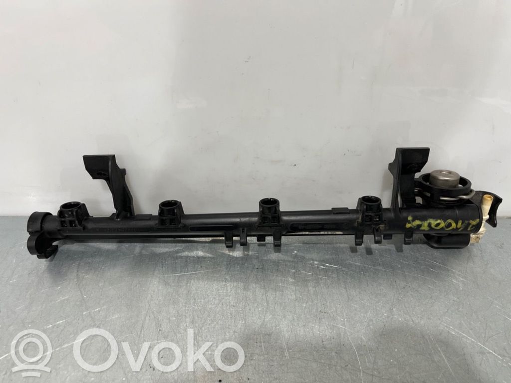 Ford C-MAX II Distribuidor de combustible 