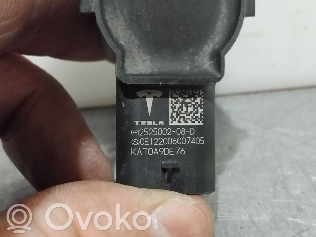 Tesla Model Y Parkavimo (PDC) daviklių jungtukas 