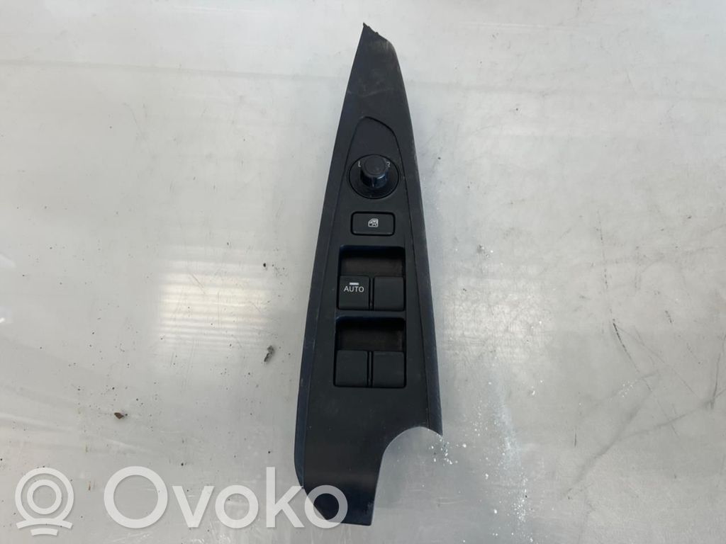 Mazda 2 Electric window control switch 