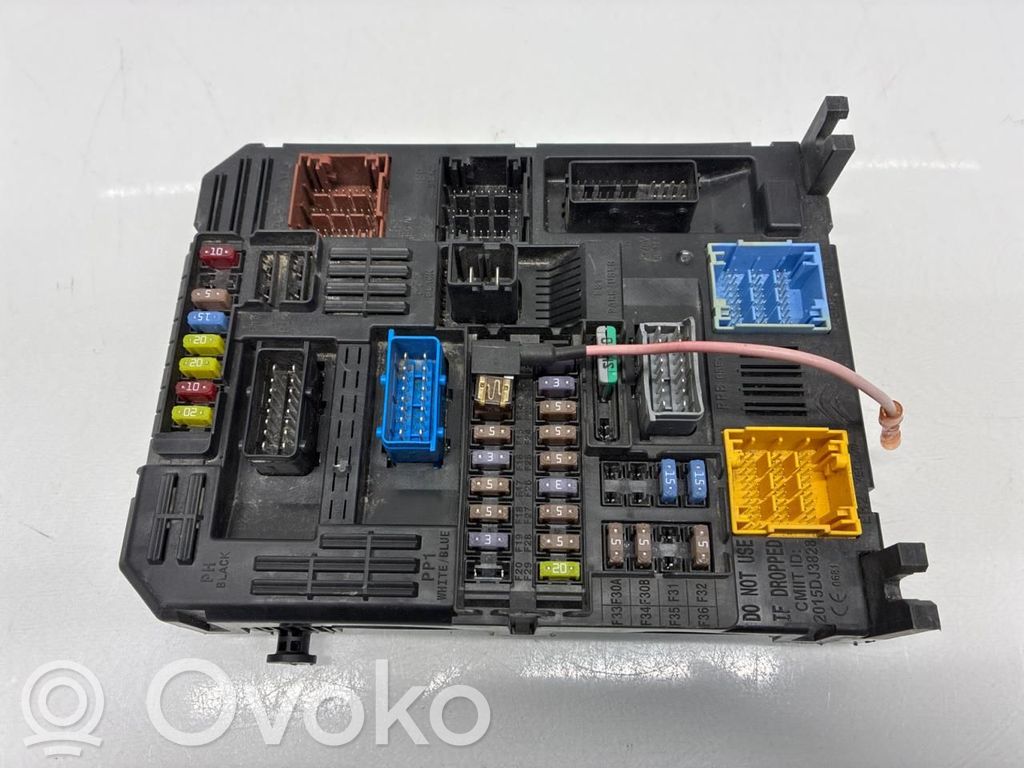 Opel Mokka B Juego de caja de fusibles 