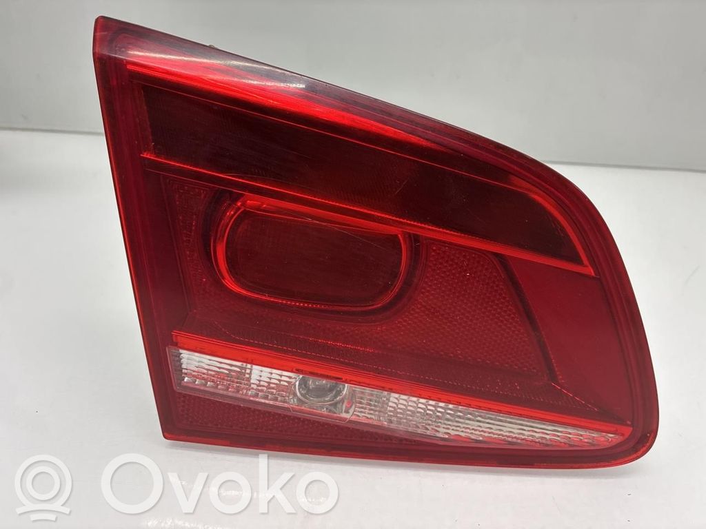 Volkswagen PASSAT B7 Lampa tylna 