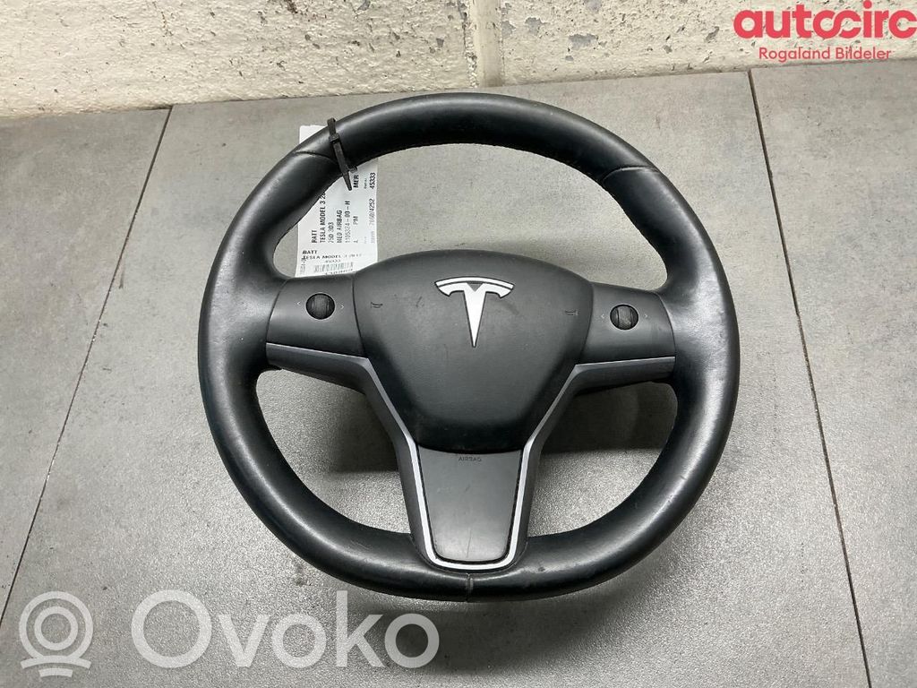 Tesla Model 3 Steering wheel 