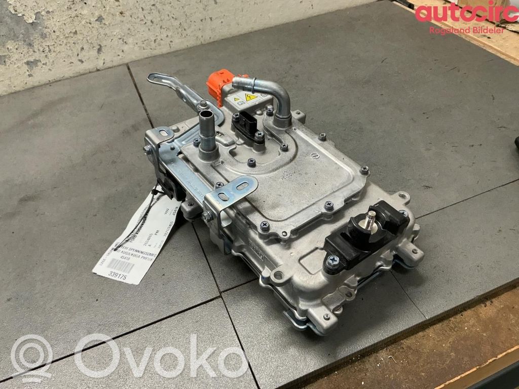 Ford Kuga III Convertisseur / inversion de tension inverseur