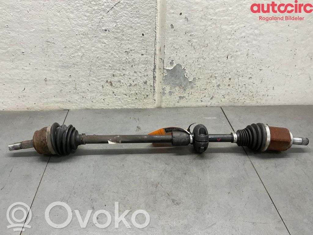 Opel Corsa E Priekinis pusašis 