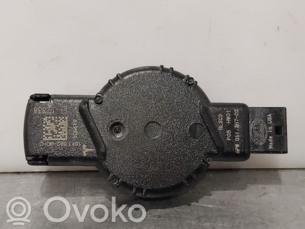 Tesla Model S Rain sensor 