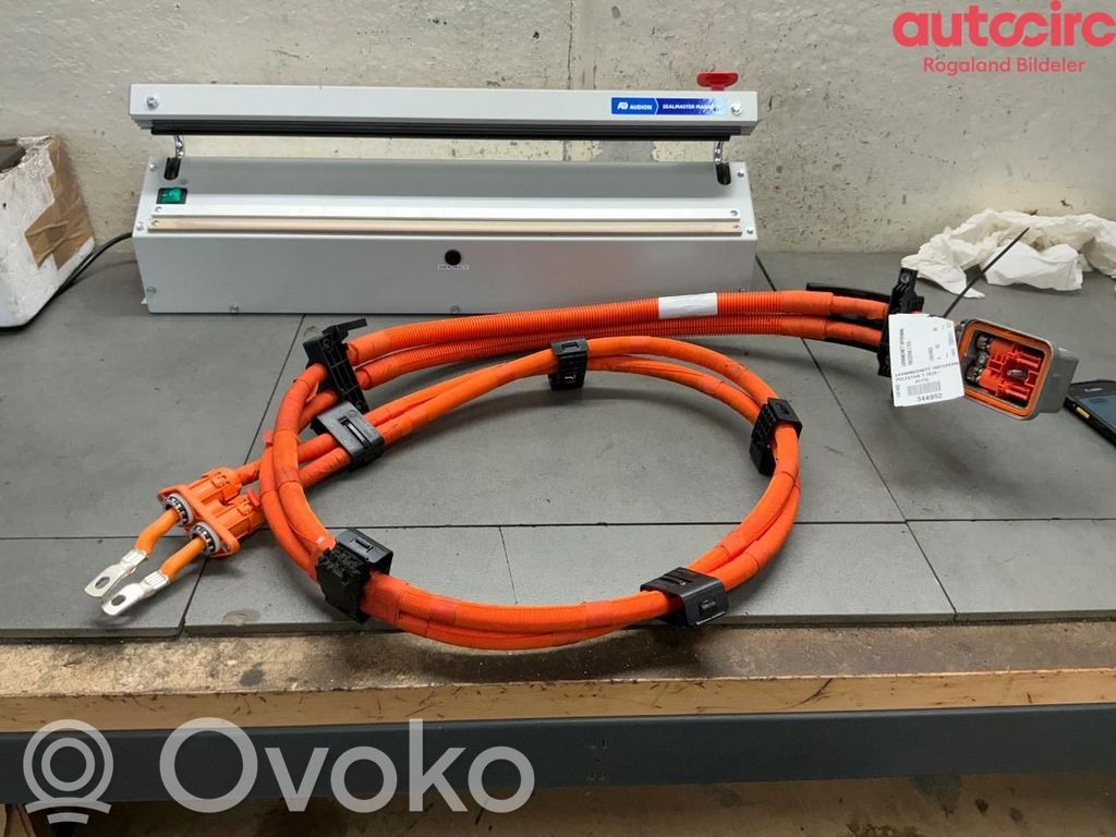 Cable de alta tensión   31674433,31674433,31674433