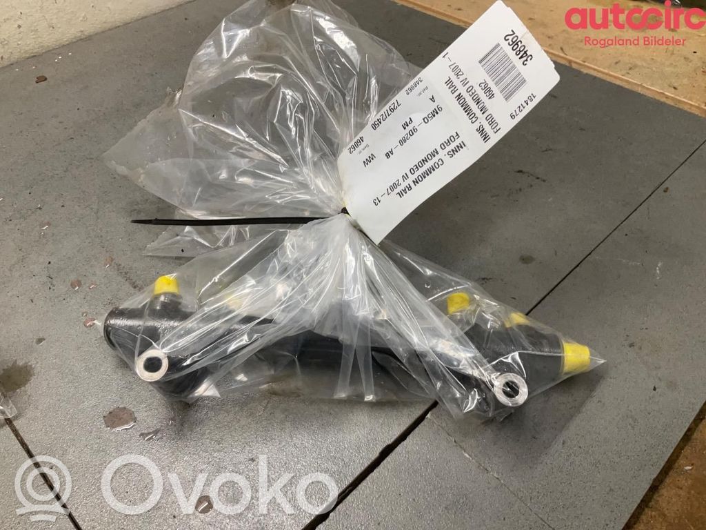 Ford Mondeo MK IV Rozdzielacz paliwa 