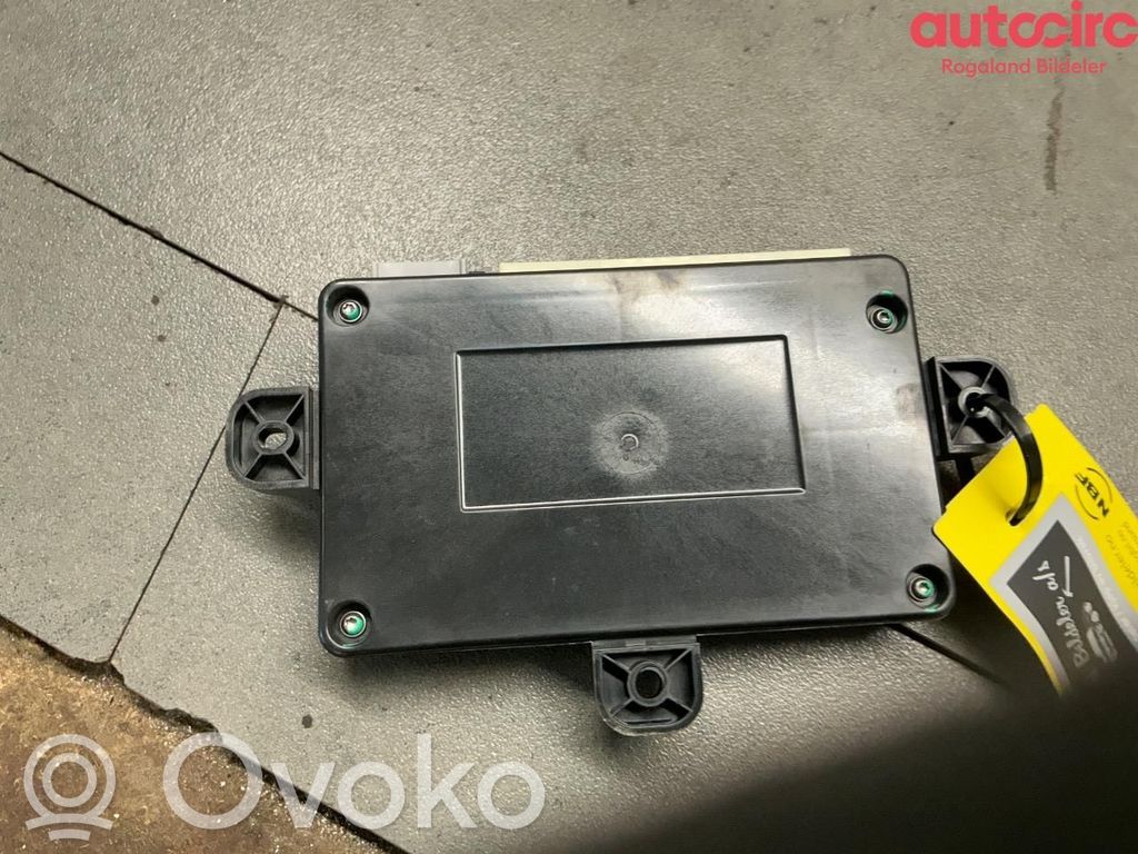 Tesla Model X Door control unit/module 