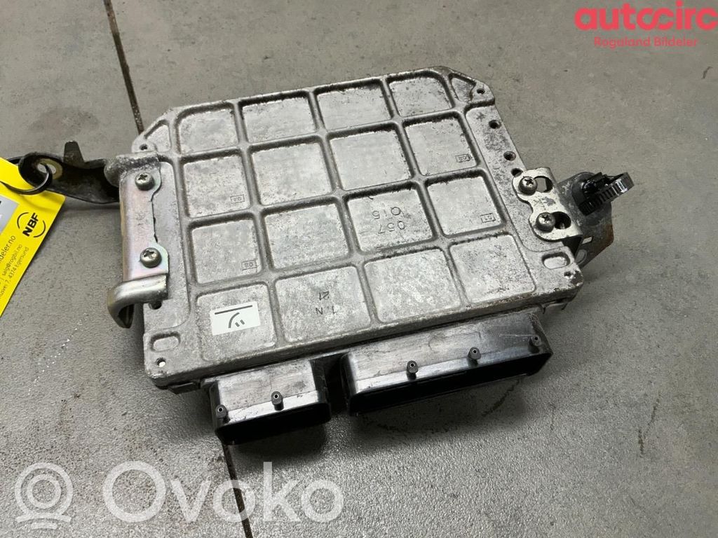 Lexus CT 200H Unité de commande, module ECU de moteur 