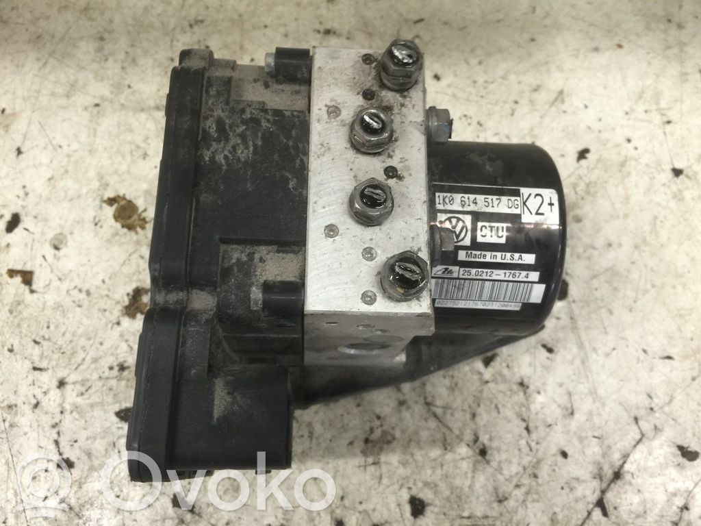 Volkswagen Golf VI Bomba de ABS 