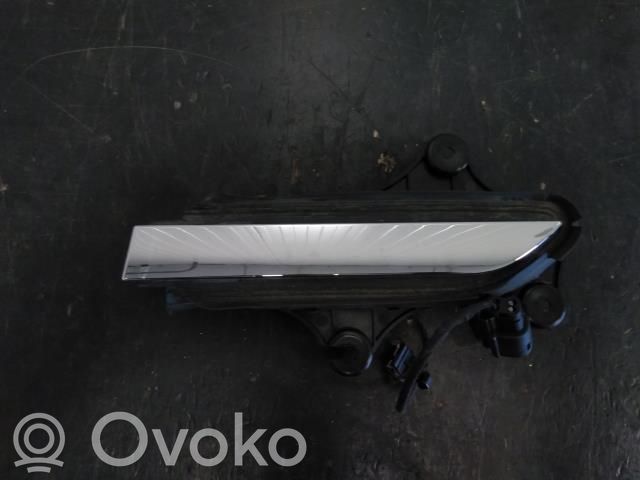 Tesla Model X Manecilla externa puerta delantera 
