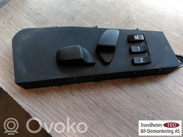 BMW X5 E70 Ramka przycisków otwierania szyby drzwi przednich 