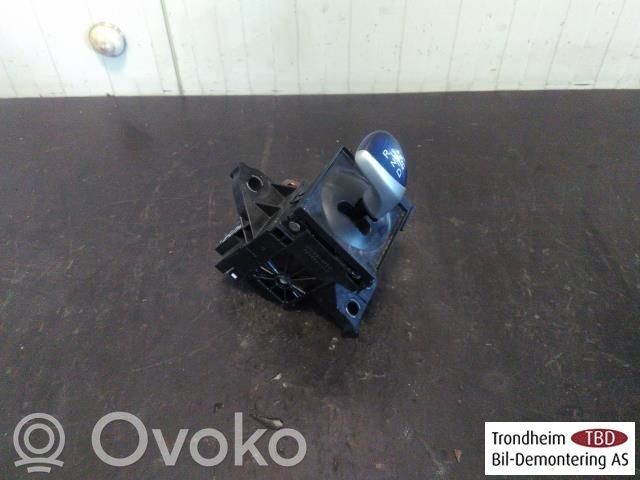 Toyota Prius (XW30) Selector de cambios 
