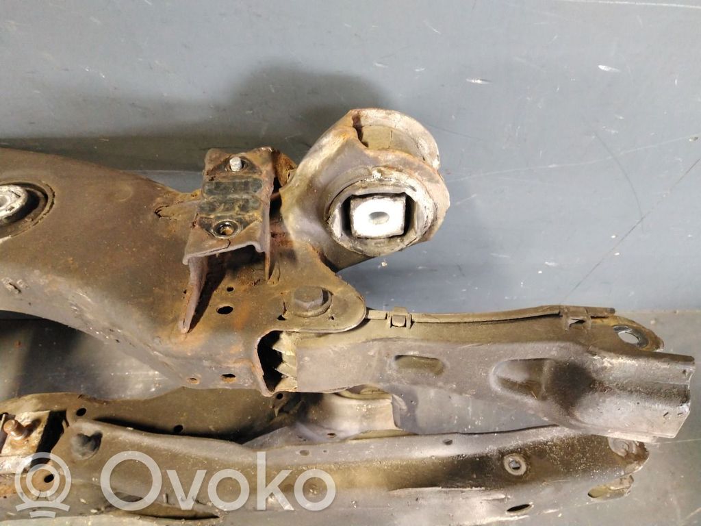 Mercedes-Benz A W176 Takajousituksen asennussarja