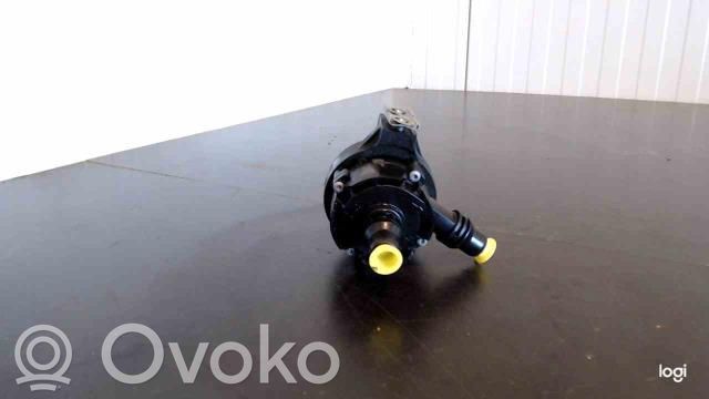 BMW 2 F45 Vesipumppu 