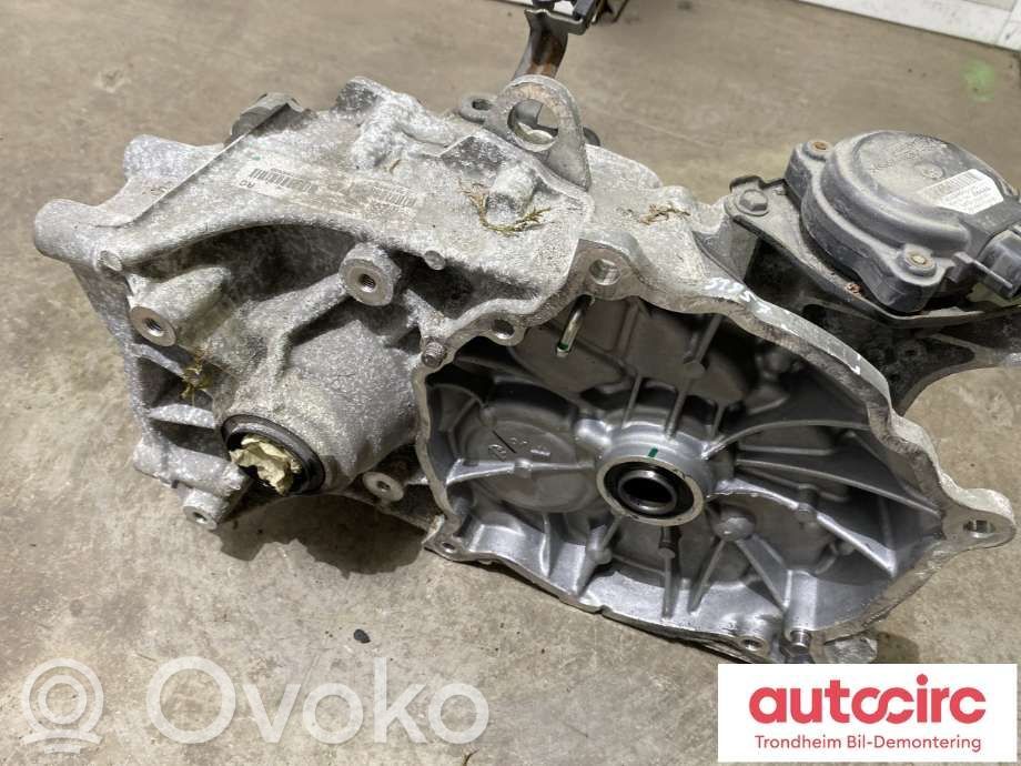 Nissan Leaf II (ZE1) Skrzynia biegów samochodu elektrycznego 