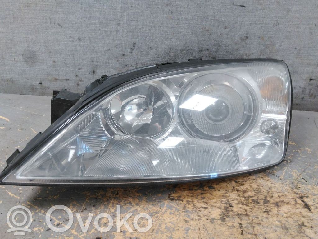 Ford Mondeo Mk III Lampa przednia 