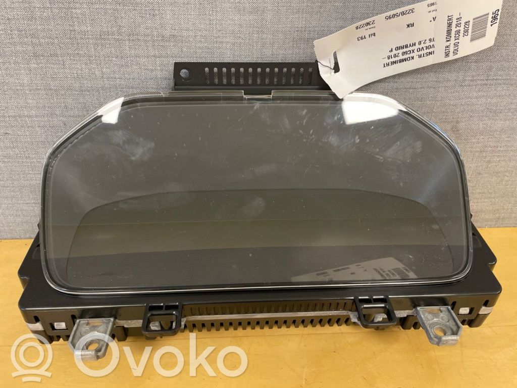 Volvo XC60 Licznik / Prędkościomierz 