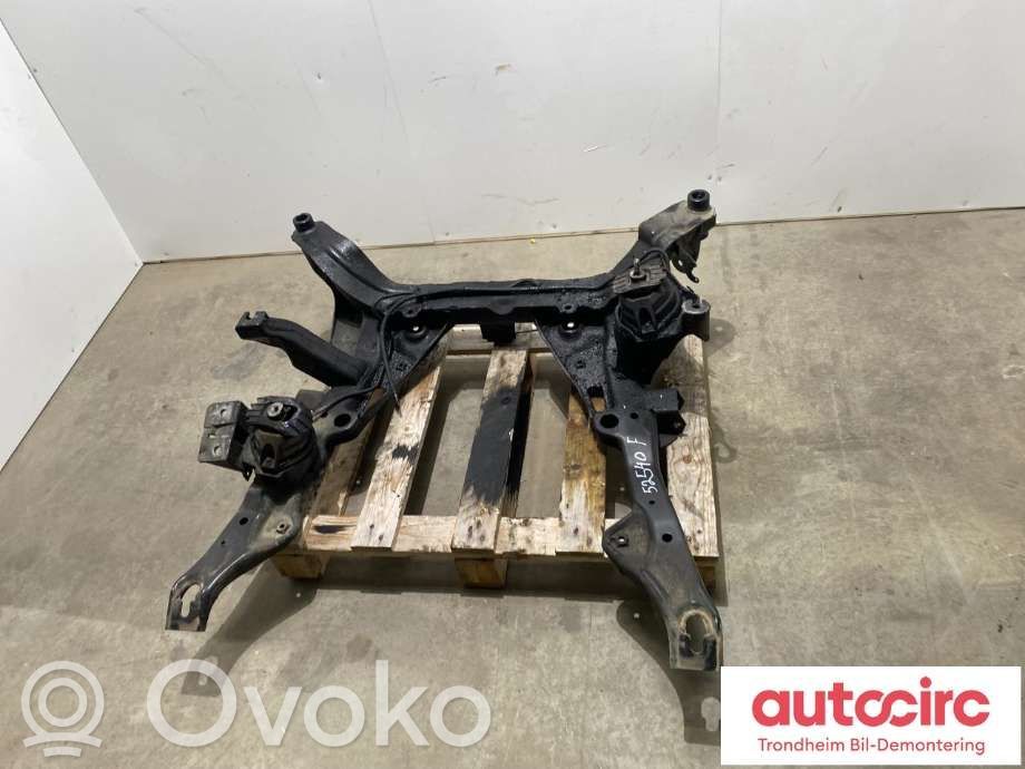 BMW 5 E60 E61 Priekinis traversas 