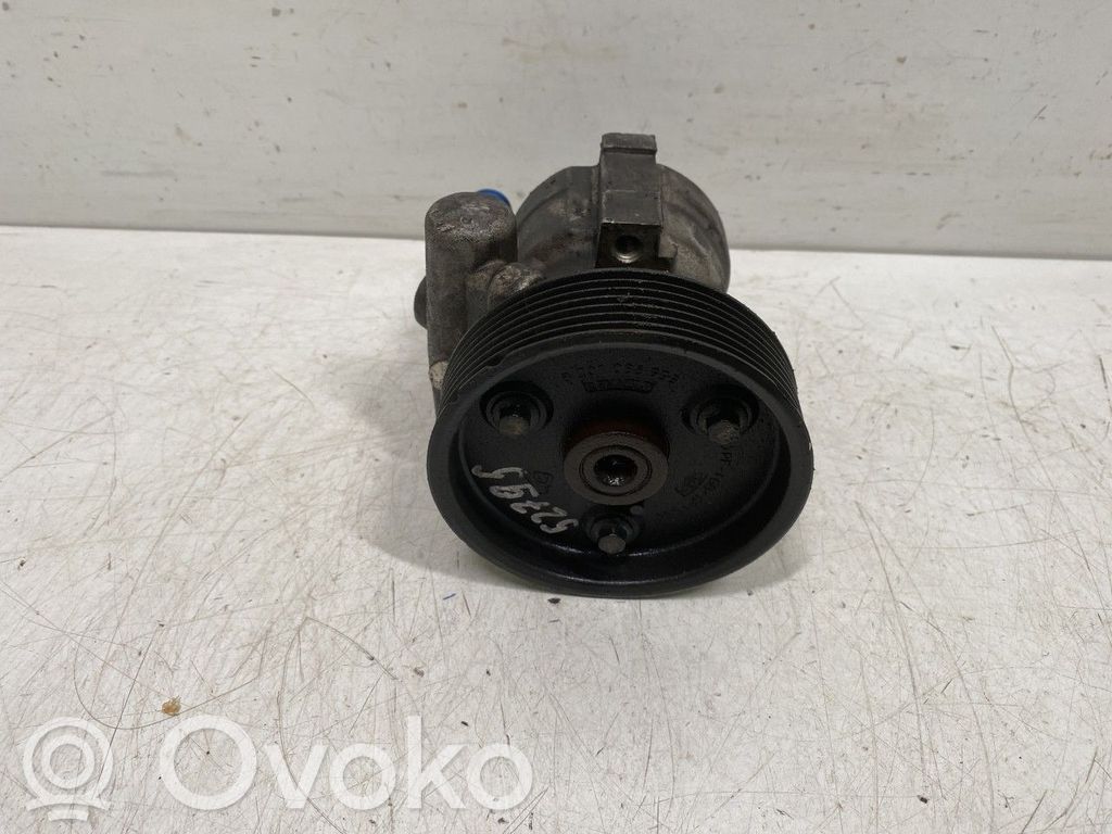 Opel Vivaro Ohjaustehostimen pumppu 