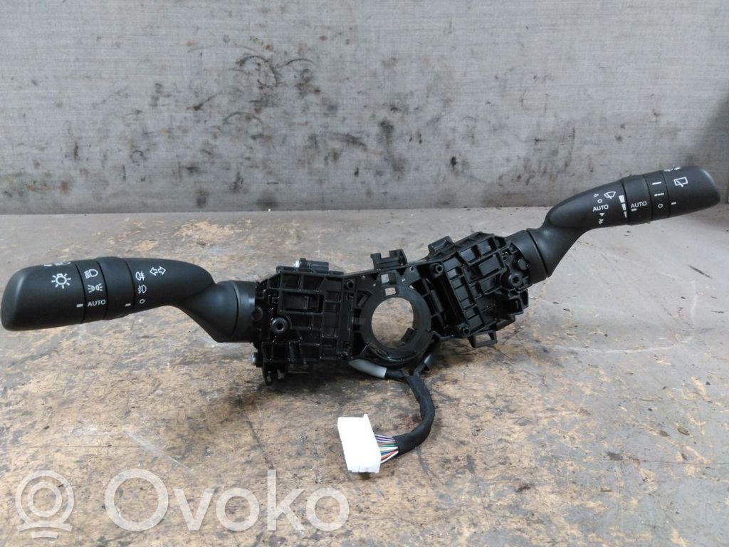Toyota RAV 4 (XA50) Interruptor de control multifunción 