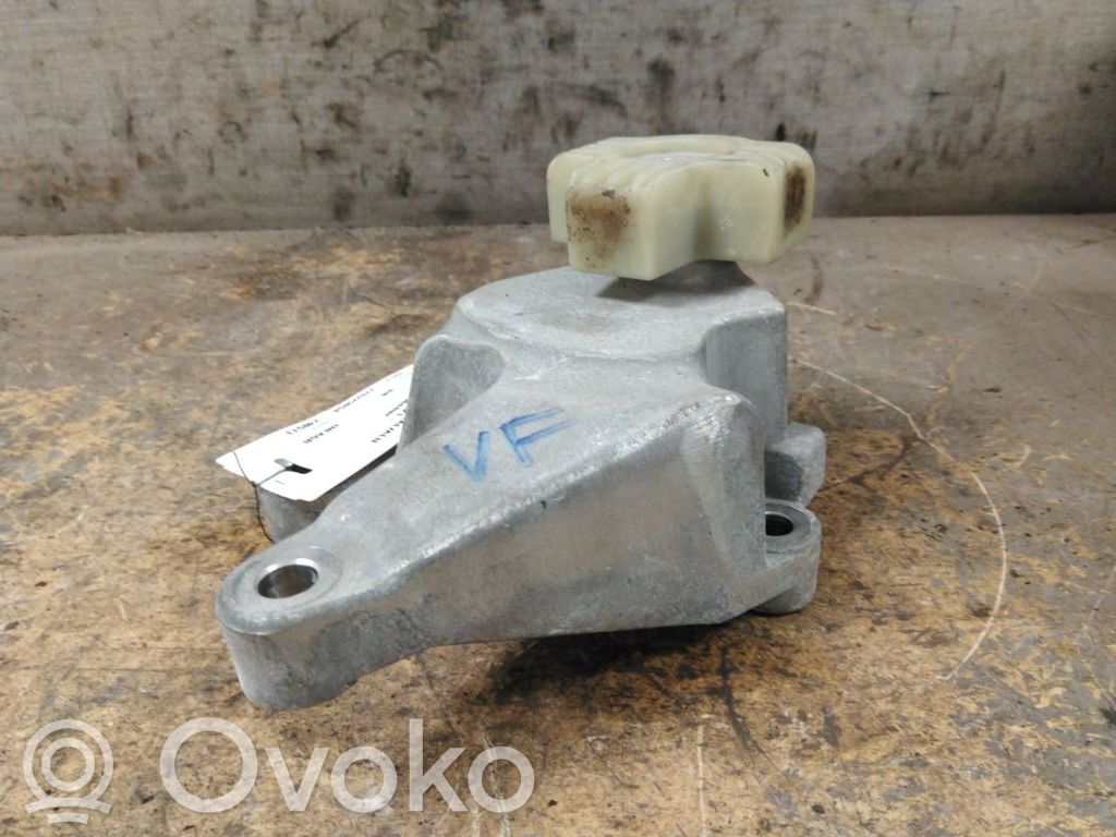 Volvo C40 Moottorin kiinnikekorvake 