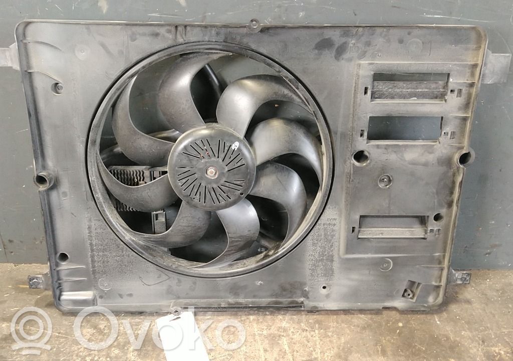 Volvo V40 Radiator cooling fan shroud 