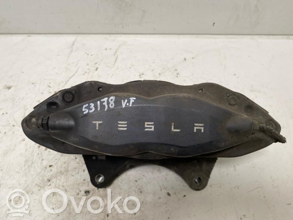 Tesla Model S Etujarrusatula 