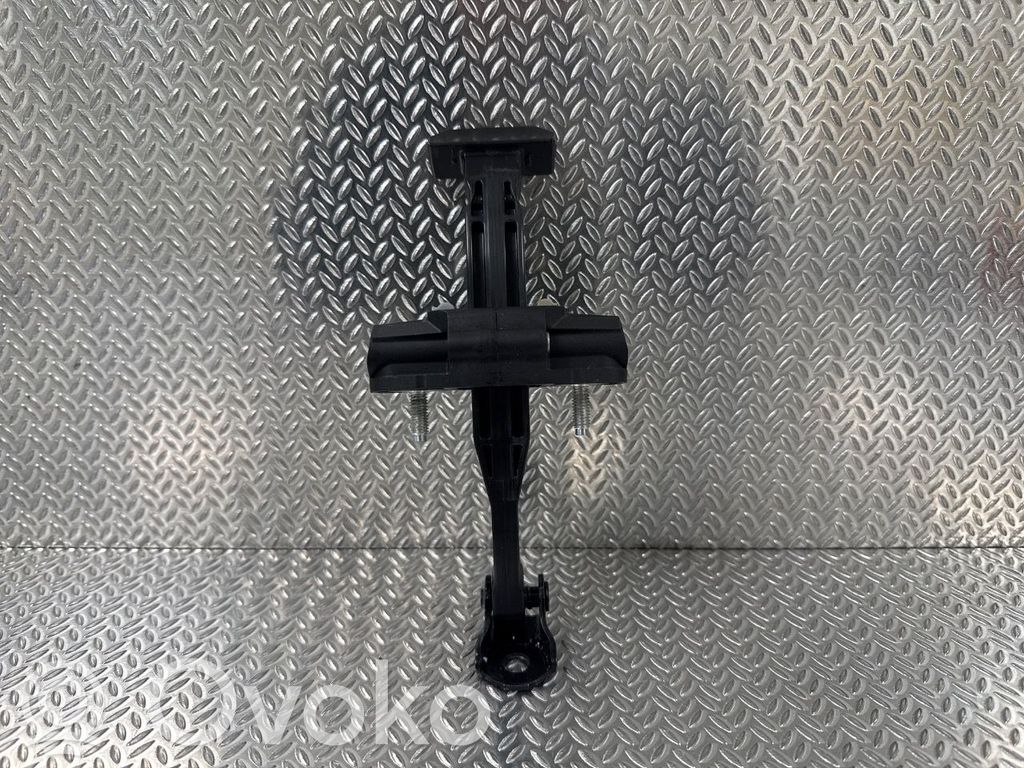 Tesla Model Y Etuoven pidätin 